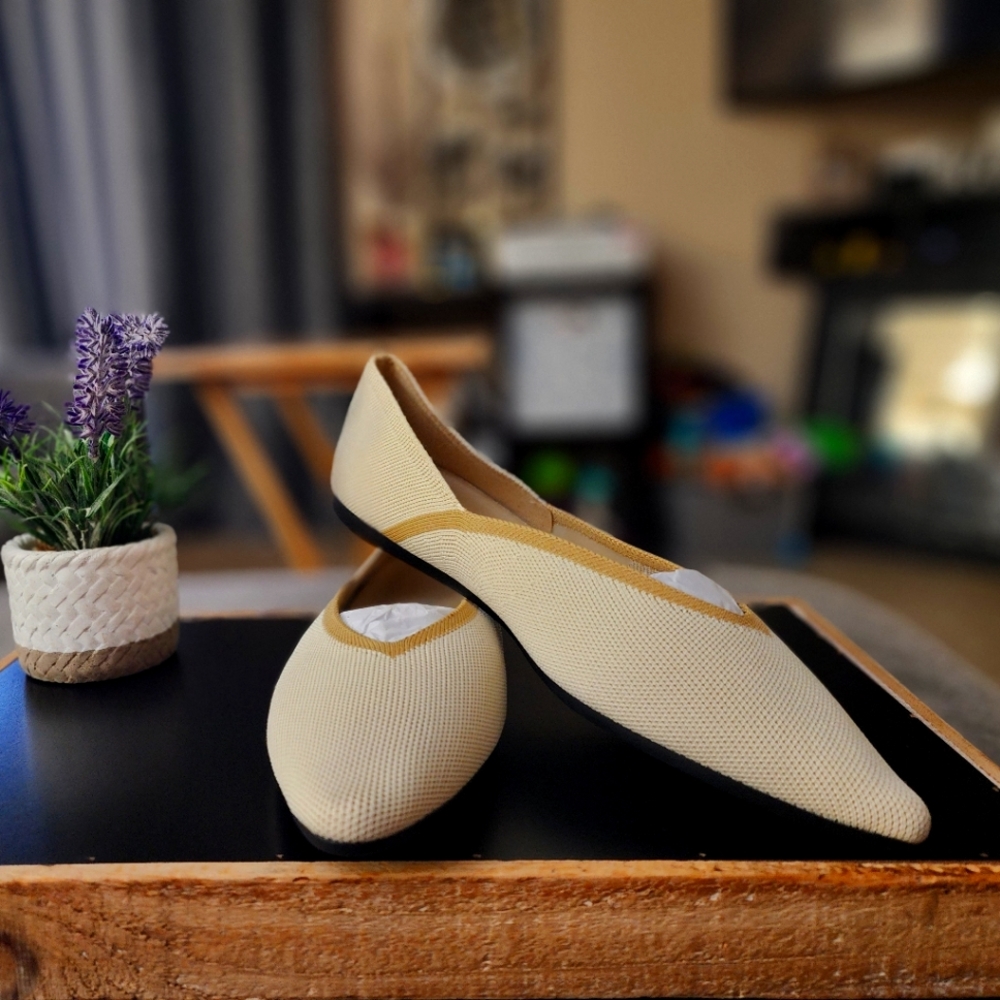 Vivaia cream flat size 39